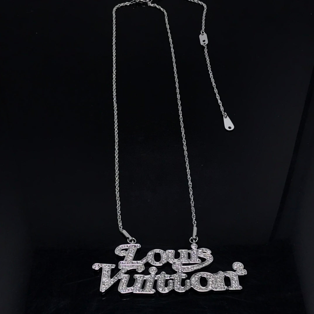 EN – Lux LV Necklaces 057