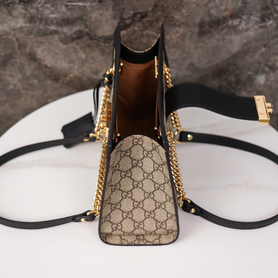 G ucci 𝐏𝐚𝐝𝐥𝐨𝐜𝐤 shoulder backpack