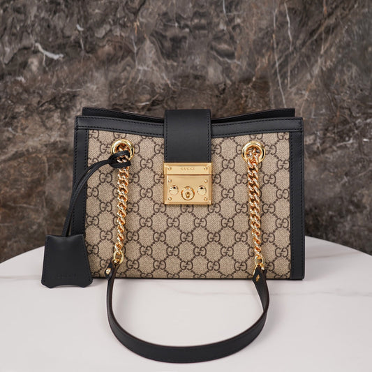 G ucci 𝐏𝐚𝐝𝐥𝐨𝐜𝐤 shoulder backpack